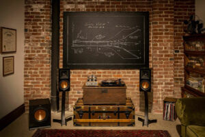Bookshelf Speakers in Lebanon: Choosing the Perfect Size for Your Living Room