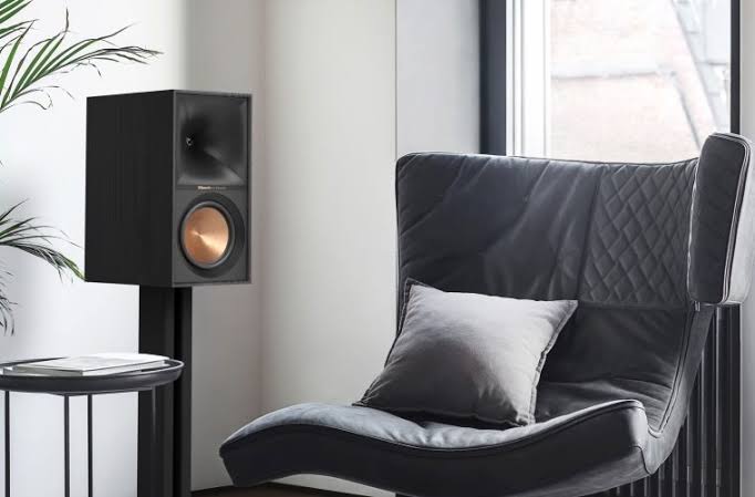 Bookshelf vs Floorstanding Speakers: Which Should You Choose?