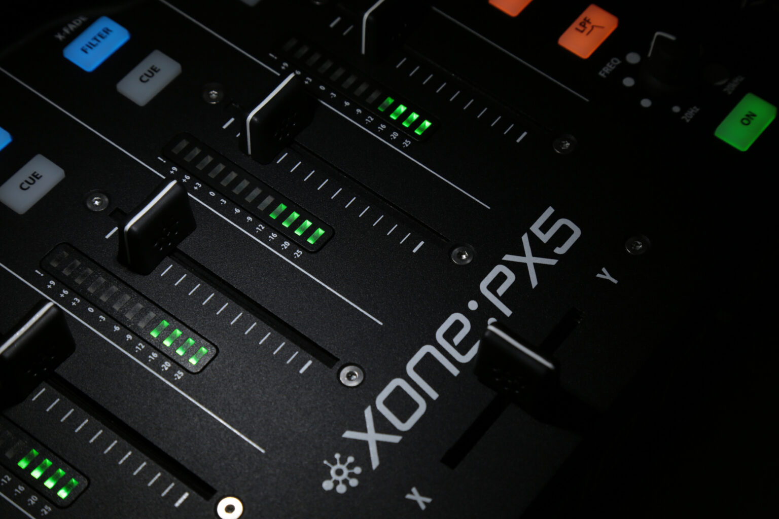 Allen & Heath Xone:PX5 – 4+1 Channel Analog DJ Mixer with 24-Bit/96kHz USB Audio Interface & Xone:FX