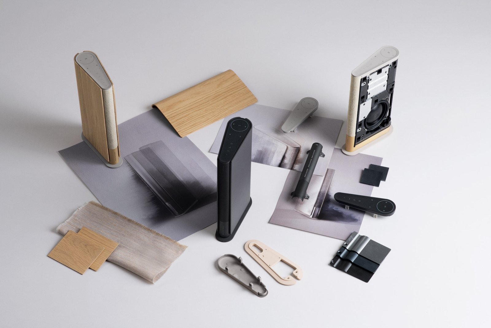 Bang & Olufsen Beosound Emerge Gold Tone Aluminium / Light Oak – Premium Wi-Fi Smart Speaker with Ultra-Slim Design, Room-Filling Sound, AirPlay 2, Chromecast & Multiroom Audio